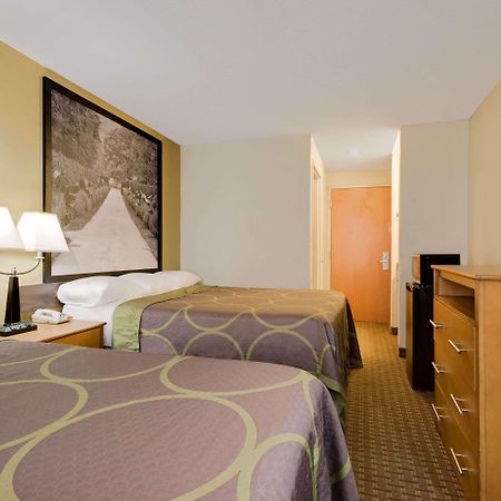 Super 8 By Wyndham Allentown Eksteriør billede