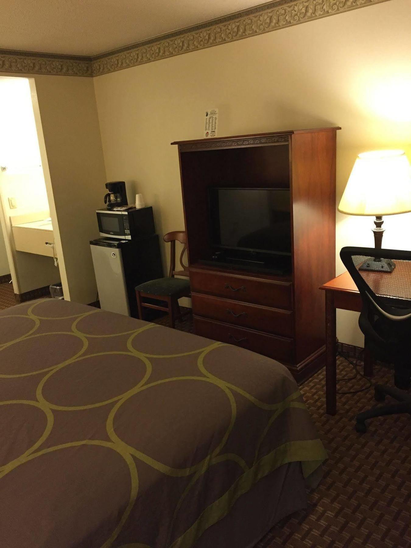 Super 8 By Wyndham Allentown Eksteriør billede