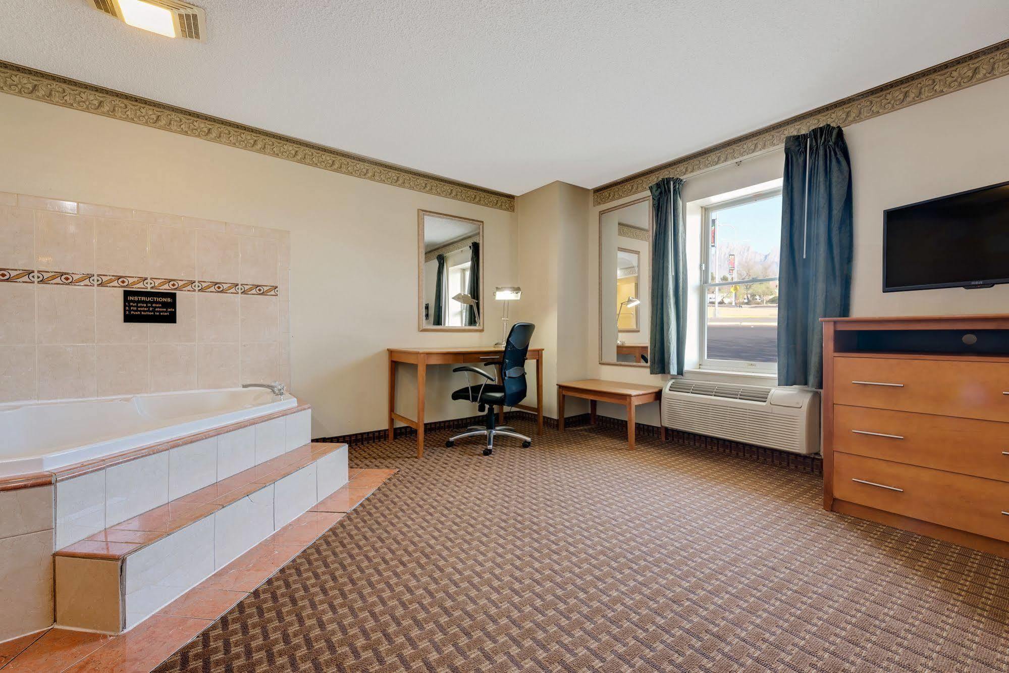 Super 8 By Wyndham Allentown Eksteriør billede