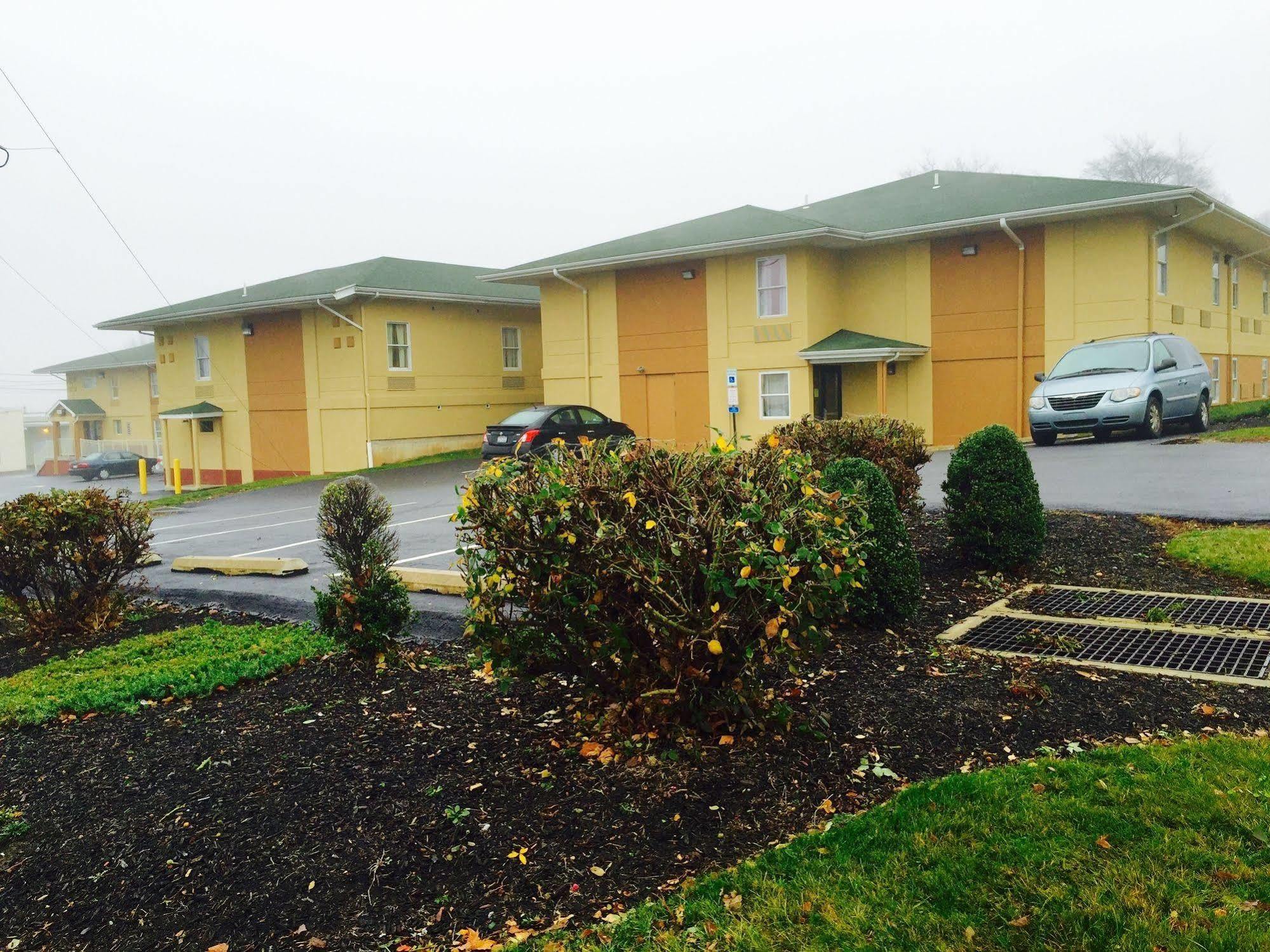 Super 8 By Wyndham Allentown Eksteriør billede
